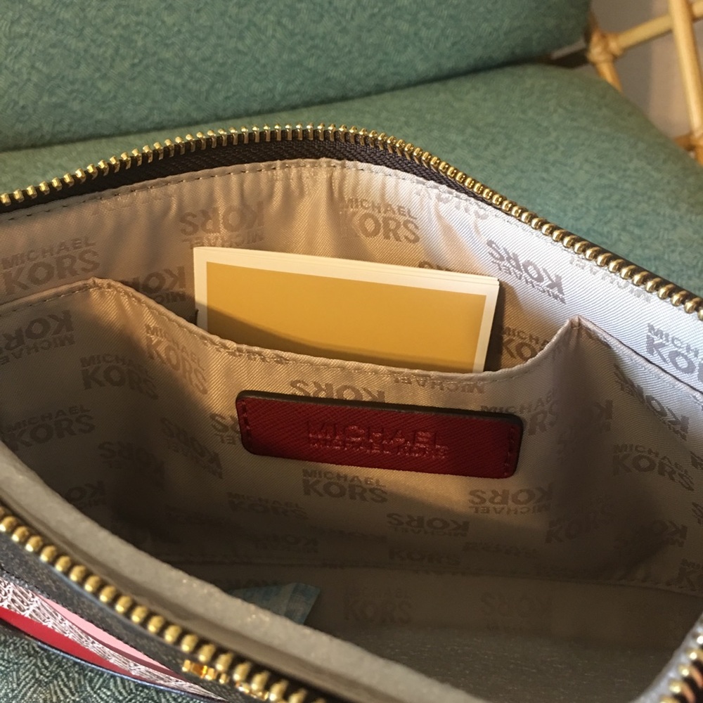 Michael Kors Large Heart Zip Clutch in Brown - Picture 3 of 4
